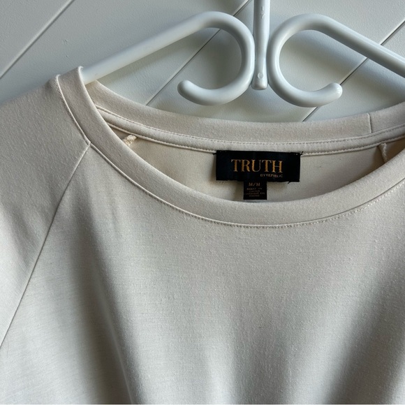 Women’s Truth by Republic Ivory crew neck Sweatshirt size M - Picture 2 of 6